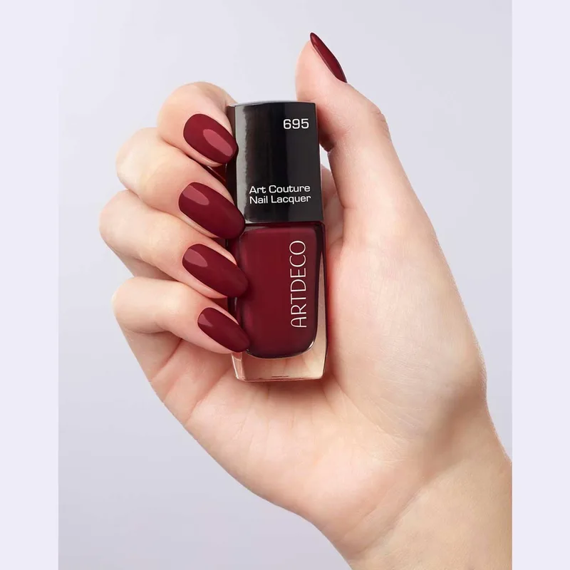 Art Couture Nail Lacquer van ARTDECO in 695-Blackberry – productfoto 2 van 3