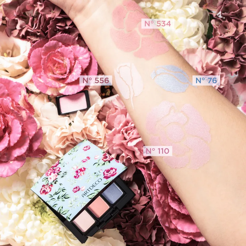 Eyeshadow von ARTDECO in 76-Pearly Forget-Me-Not – Produktfoto 2 von 3