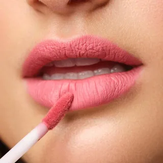 Mat Passion Lip Fluid de ARTDECO en 15-Rose Delight – photo du produit 4 sur 5