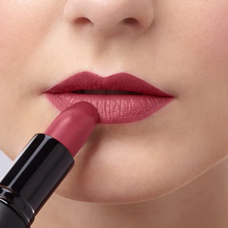 Perfect Mat Lipstick von ARTDECO in 134-Dark Hibiscus – Produktfoto 3 von 3