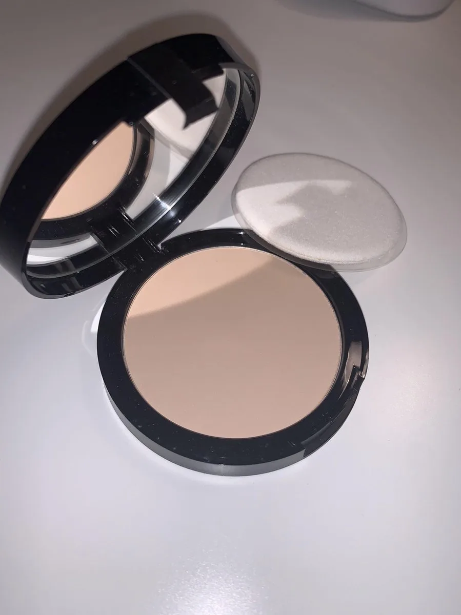 Compact Poeder - 71 Beige Clair fra Bourjois i 71 Beige Clair – produktbillede