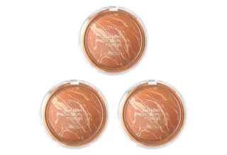 Bronzer-Puder SUN LOVER GLOW BRONZING POWDER, 3-tlg., mit lichtreflektierenden Pigmenten für einen sunkissed Look fra Catrice i Brun – produktbillede 2 af 5