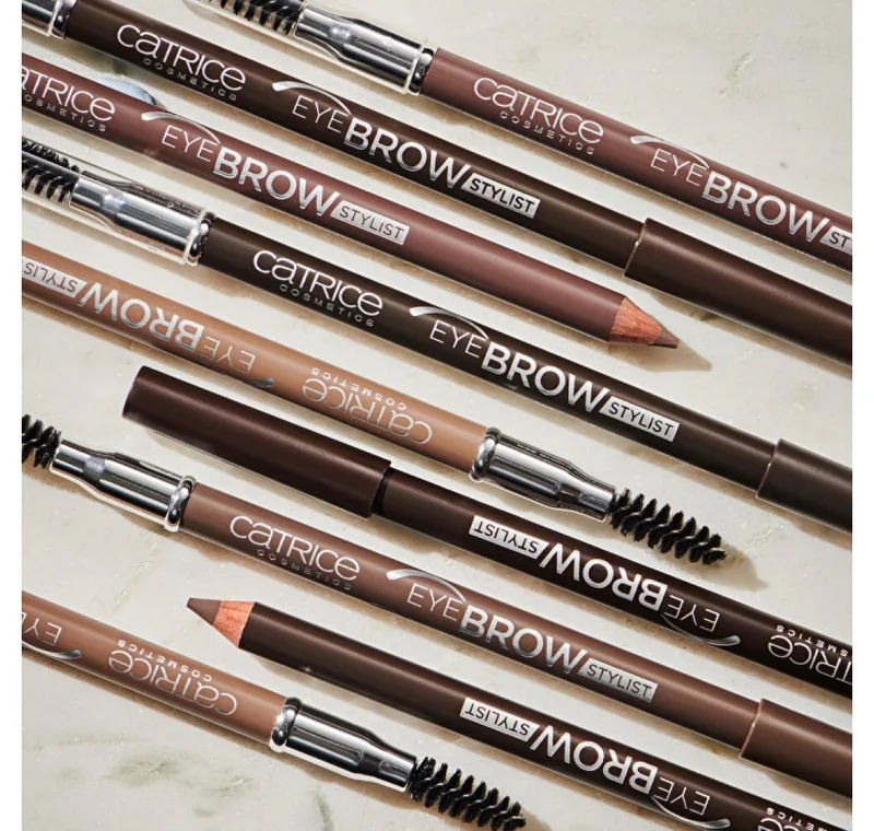 Eye Brow Stylist Waterproof Wenkbrauwpotlood fra Catrice i Donkerrood, 1 g – produktbillede 2 af 3