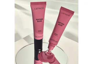Lipgloss-Set THE GLOSS COLLECTIVE BERRY LIP SET, 3-tlg., Lippen-Trio in Beerentönen, ein natürlich glänzendes Finish von Catrice in Mehrfarbig – Produktfoto 3 von 5