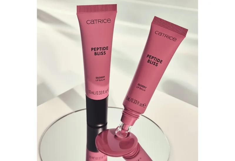 Lipgloss-Set THE GLOSS COLLECTIVE BERRY LIP SET, 3-tlg., Lippen-Trio in Beerentönen, ein natürlich glänzendes Finish von Catrice in Mehrfarbig – Produktfoto 3 von 5