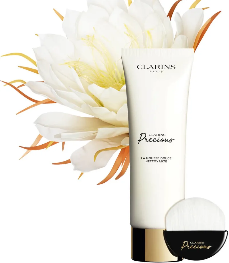 Precious, Reinigingsschuim, Vrouwen, Universele huid, Reinigen, Scrubben, Hydraterend, Verzachtend, Koker, AQUA/WATER/EAU. COCAMIDOPROPYL BETAINE. SODIUM COCOYL ISETHIONATE. GLYCERIN. SODIUM COCOYL... von Clarins – Produktfoto