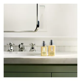 DRAMATICALLY DIFFERENT Moisturizing Lotion+ SPF50 Gezichtslotion fra Clinique i 75 ml – produktbillede 2 af 4