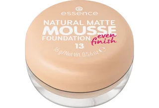 Foundation NATURAL MATTE MOUSSE FOUNDATION, 3er Pack, mit Clean-Beauty-Textur fra essence i Beige – produktbillede 2 af 5