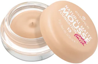 Foundation NATURAL MATTE MOUSSE FOUNDATION, 3er Pack, mit Clean-Beauty-Textur fra essence i Beige – produktbillede 3 af 5