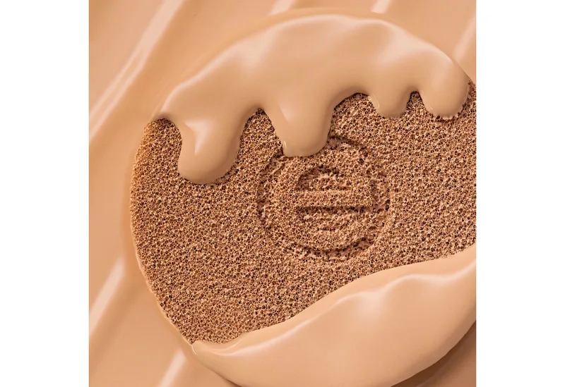 Foundation silky CUSHION FOUNDATION, 3-tlg. von essence in Beige – Produktfoto 5 von 5