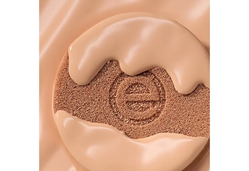 Foundation silky CUSHION FOUNDATION, 3-tlg. de essence en Beige – photo du produit 4 sur 4