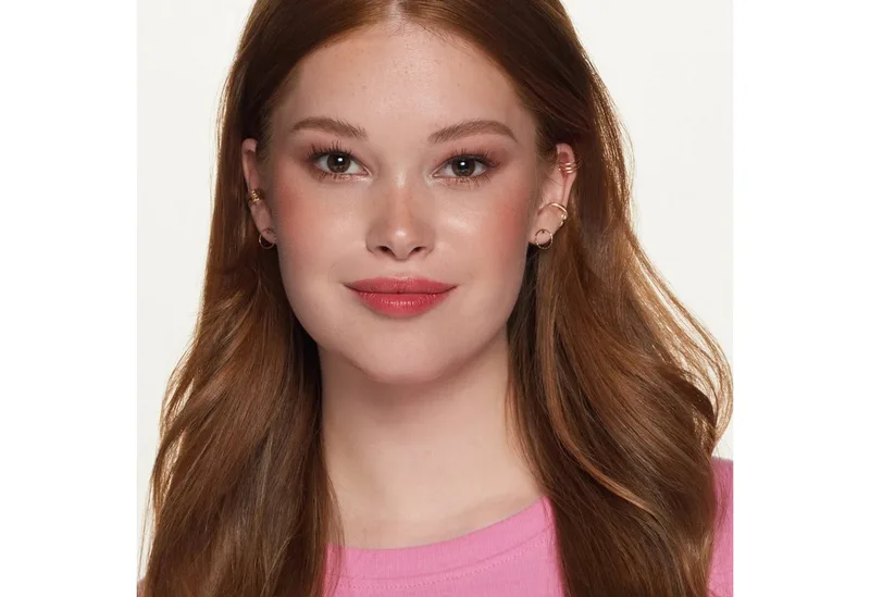 Highlighter-Palette love that GLOW & BRONZE palette, mit intensieven Nuancen fra essence i Flerfarvet – produktbillede 5 af 5