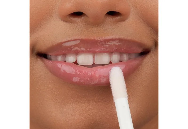 Lipgloss HYDRA KISS LIP OIL, 3-tlg., mit hochglänzendem Finish by essence in Pink – product photo 5 of 5