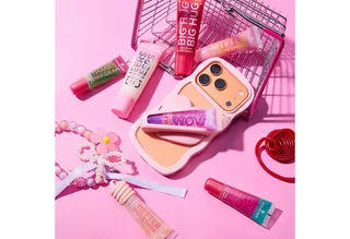 Lipgloss SAY IT WITH JUICY BIG HUG juicy bomb jumbo lipgloss, 4-tlg. von essence in Rot – Produktfoto 5 von 5