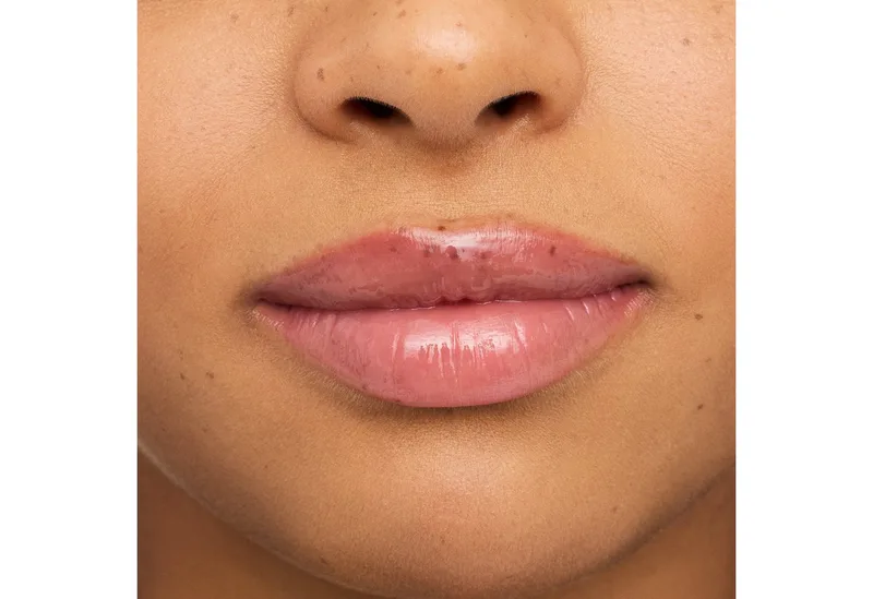 Lippenstift-Set the super peptide glossy lip treatment + pouch set, 2-tlg. fra essence i Brun – produktbillede 4 af 5