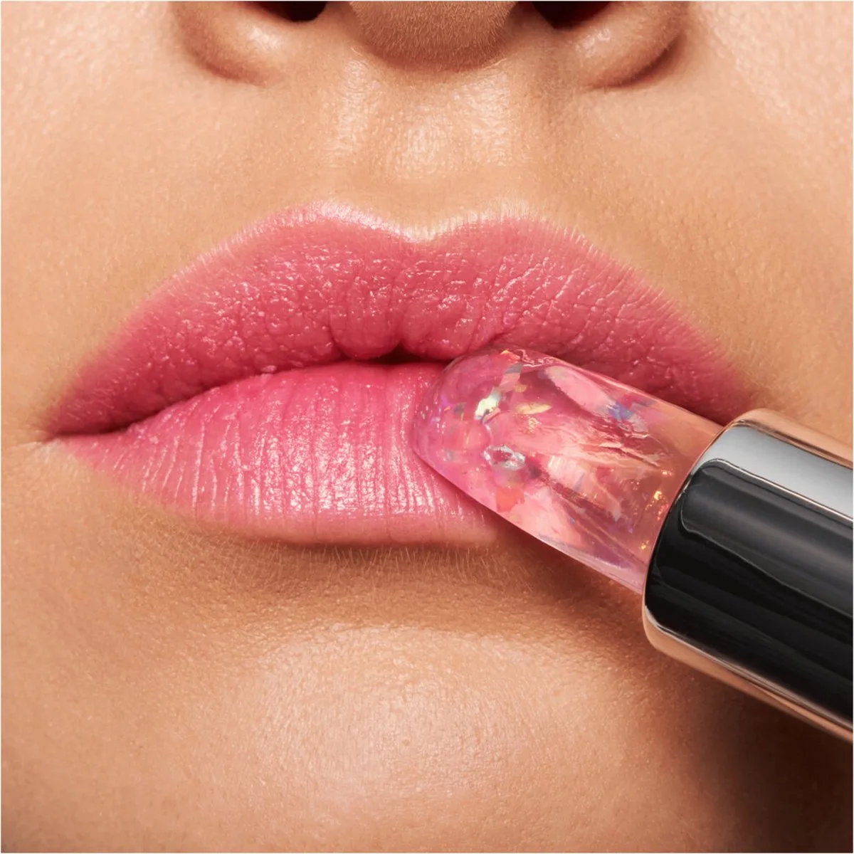 META GLOW COLOUR CHANGING LIPSTICK de essence en Transparent – photo du produit