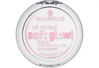 Puder all about soft glow! fixing compact powder waterproof, 3er Pack, wasserfest, langanhaltend, fixierend, leichte Deckkraft van essence in Wit – productfoto 2 van 5
