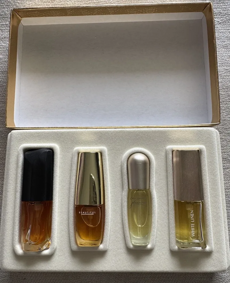 Perfume Treasures Gift Set 4 Pure Parfum set - Beautiful, Pleasures, White Linen, Knowing - Vintage von Estée Lauder – Produktfoto