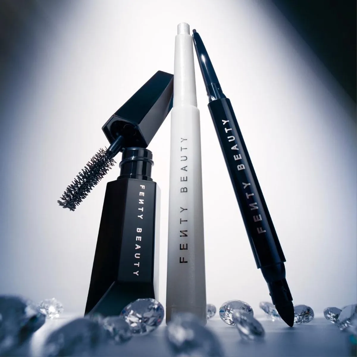 Midnight Diamonds Smoke 'N Diamonds Eye Trio - Eyeliner, Eyeshadow Stick & Mascara - Limited Edition Set de Fenty Beauty – photo du produit