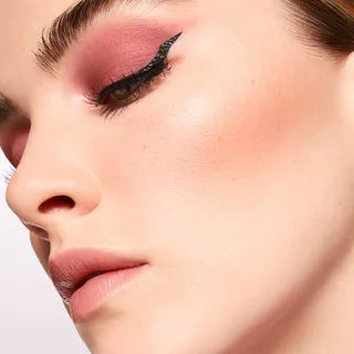 Idôle Tint Oogschaduw - Ultra Precies - Vloeibare Oogschaduw, Eyeliner & Blush - Glanzende Finish - 06 Canyon Clay fra Lancôme i 6 canyon clay – produktbillede 1 af 3