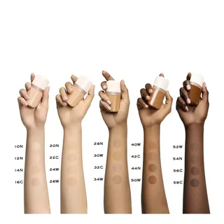 Skin Idôle 3+ Serum Supertint Vloeibare foundation fra Lancôme i Lichtbruin, 30 ml – produktbillede 2 af 4