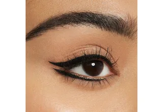 Eyeliner INFAILLIBLE 24H MATTE LIQUID LINER, sorgt für makellose Linien mit hochglänzendem Finish von L'Oréal Paris in Schwarz – Produktfoto 5 von 5
