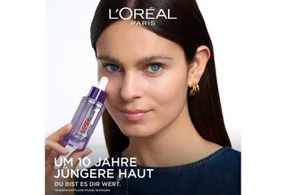 Gesichtsserum REVITALIFT FILLER ANTI-FALTEN SERUM, mindert Falten, feutigkeitsspendend, mit Pipette de L'Oréal Paris en Blanc – photo du produit 3 sur 5