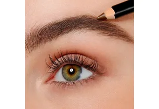 Infaillible Brows 12H Brow Definer Wenkbrauwpotlood fra L'Oréal Paris i Brun, 1 st – produktbillede 2 af 4