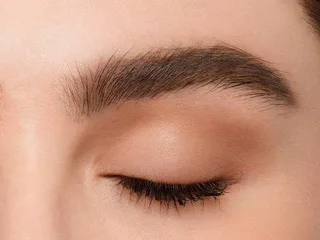 Infaillible Brows 12H Brow Definer Wenkbrauwpotlood fra L'Oréal Paris i Brun, 1 st – produktbillede 3 af 4