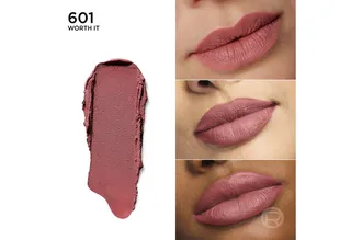 Lippenstift COLOR RICHE BLURRED MATTE LIPPENSTIFT, mit seidig-mattem Finish, feuchtigkeitsspendend de L'Oréal Paris en Rouge – photo du produit 3 sur 3