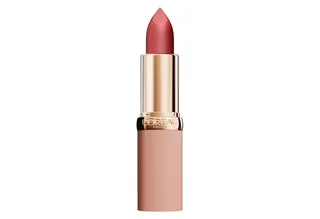Lippenstift COLOR RICHE BLURRED MATTE LIPPENSTIFT, mit seidig-mattem Finish, feuchtigkeitsspendend de L'Oréal Paris en Rouge – photo du produit 1 sur 3