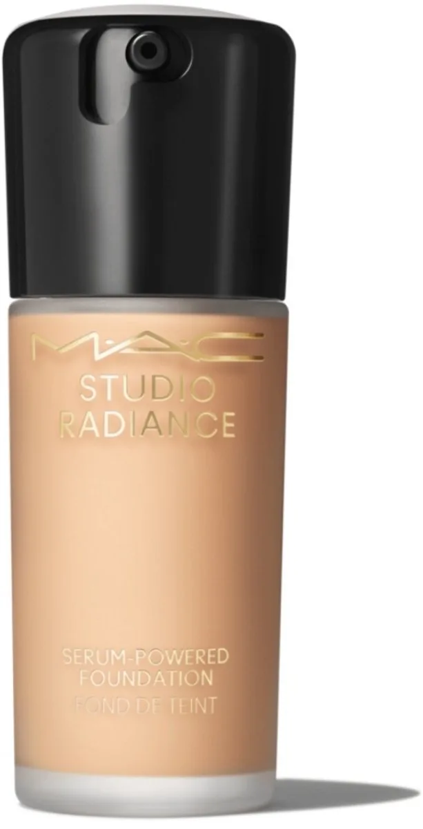 Studio Radiance Serum Foundation van MAC in #nw20 – productfoto