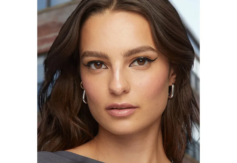 Eyeliner TATTO LINER DIP INK von Maybelline in Schwarz – Produktfoto 3 von 3