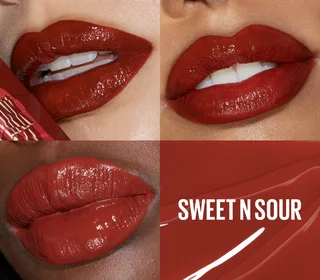 Lippenstift SUPER STAY VINYL INK, mit mattem Finish, flüssige Textur, bis zu 16h Halt fra Maybelline i Rød – produktbillede 4 af 5