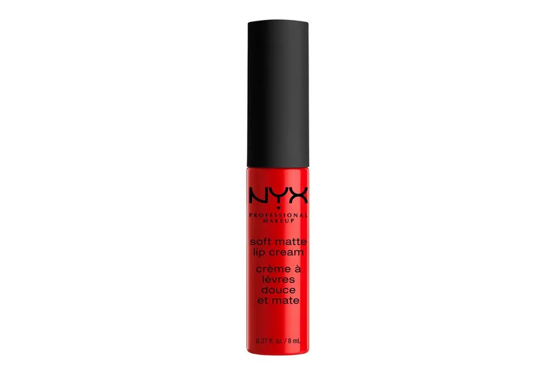 Lippenstift SOFT MATTE LIP CREAM, leichter, cremiger Lippenstift und mattem Finish fra NYX Professional Makeup i Rød – produktbillede 2 af 5