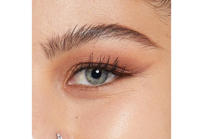 Mascara ON THE RISE LASH BOOSTER, mit innovativer Bürste fra NYX Professional Makeup i Sort – produktbillede 5 af 5
