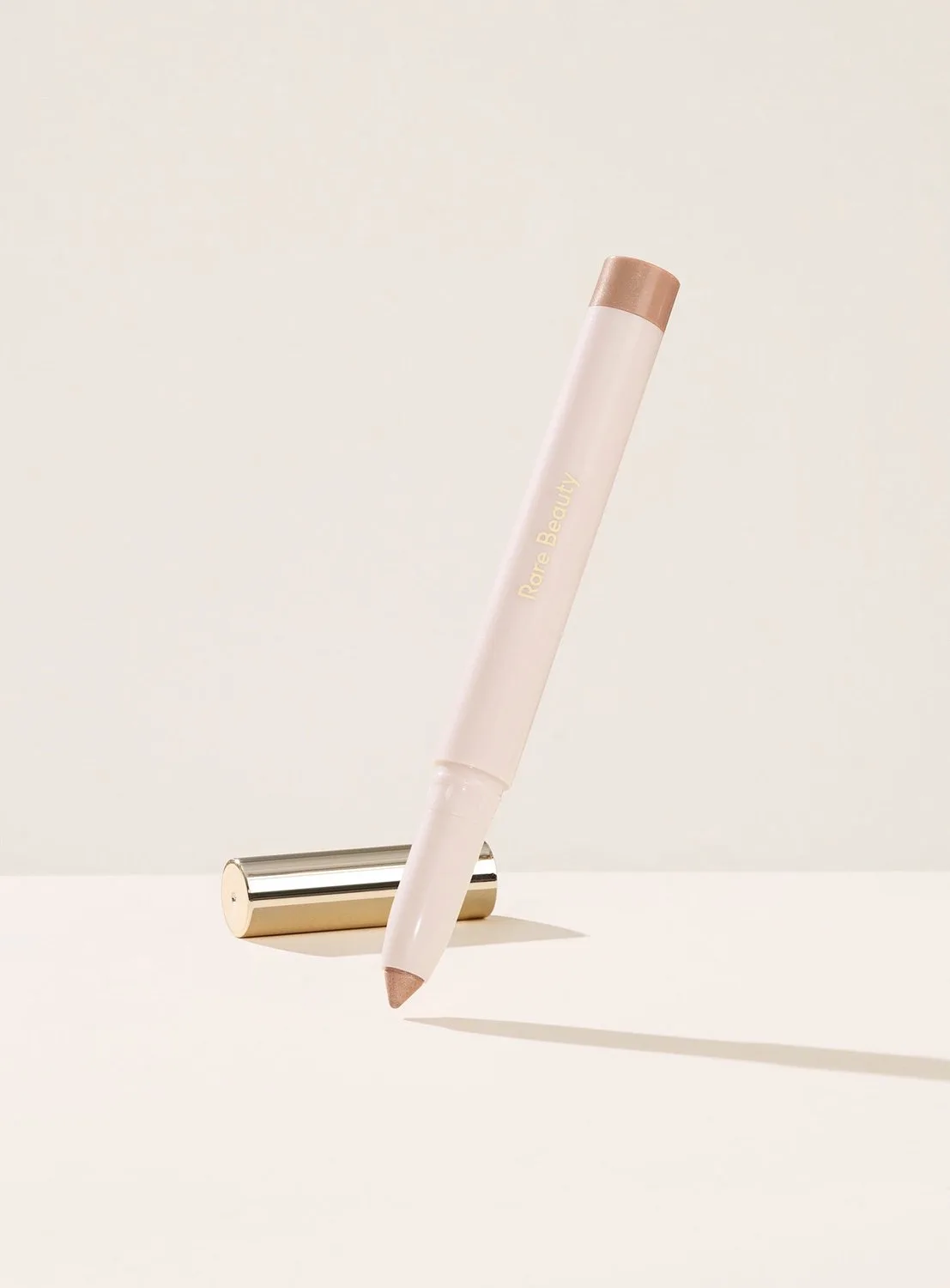 All of the Above Weightless Eyeshadow Stick - Oogschaduwstick 1,3 g by Rare Beauty in Integrity – product photo