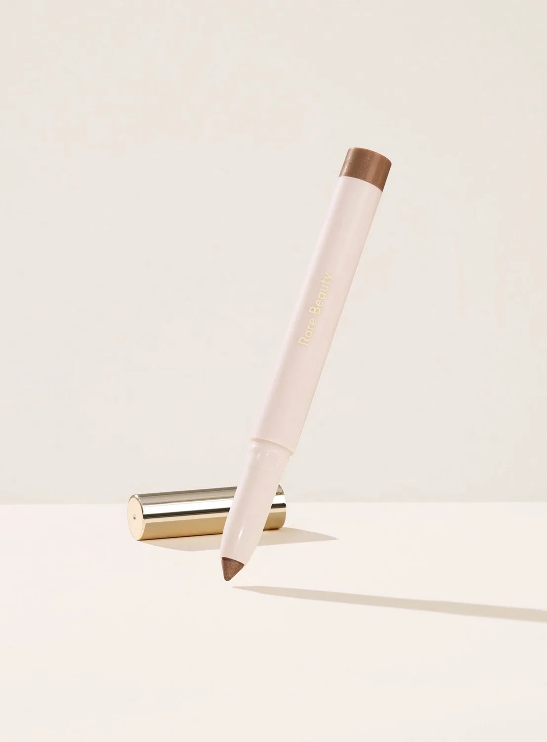 All of the Above Weightless Eyeshadow Stick - Oogschaduwstick 1,3 g by Rare Beauty in Adventure – product photo