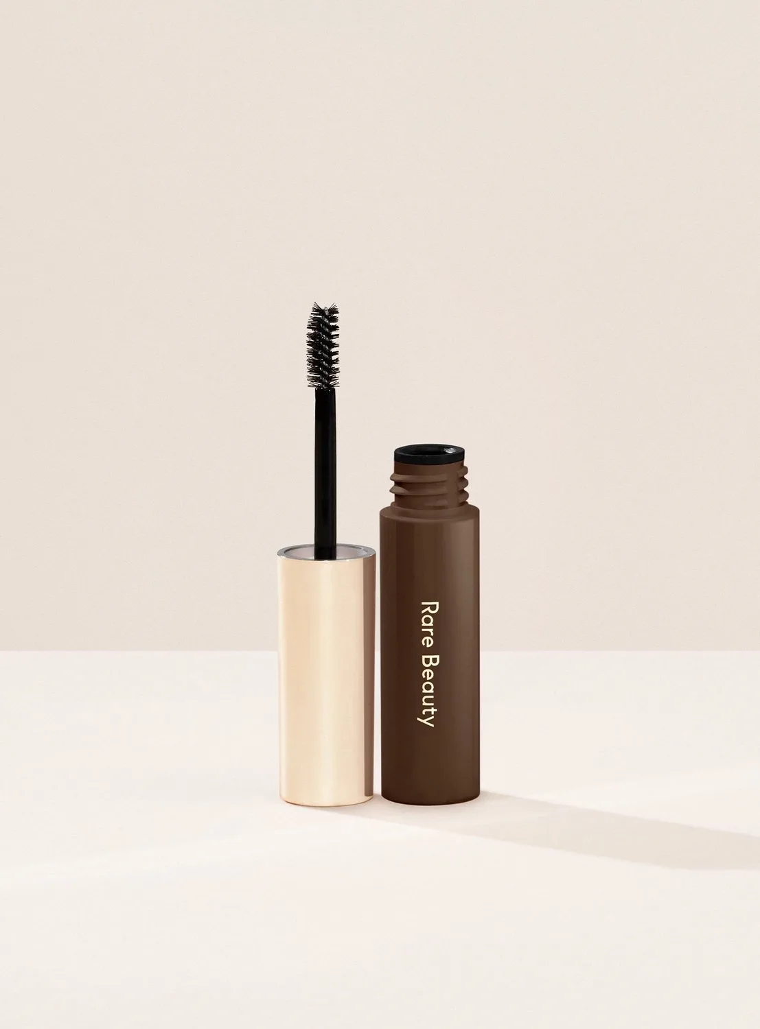 Brow Harmony Tinted Flexible Lifting Gel - Getinte wenkbrauwgel 4,5 g by Rare Beauty in Deep Brown – product photo