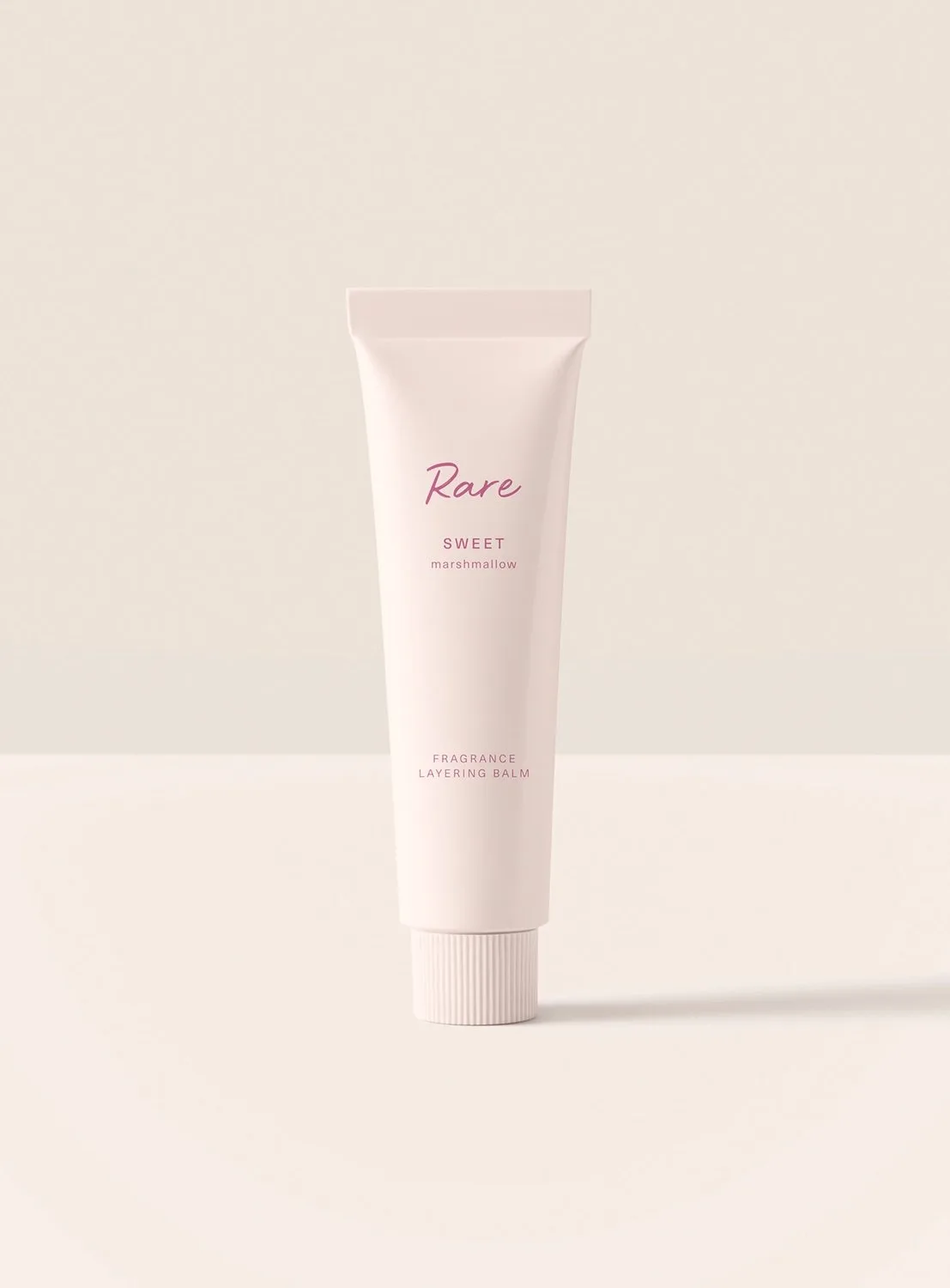 Rare Beginnings Fragrance Layering Balm - Sweet Marshmallow - Parfumbalsem by Rare Beauty in 20 ml – product photo