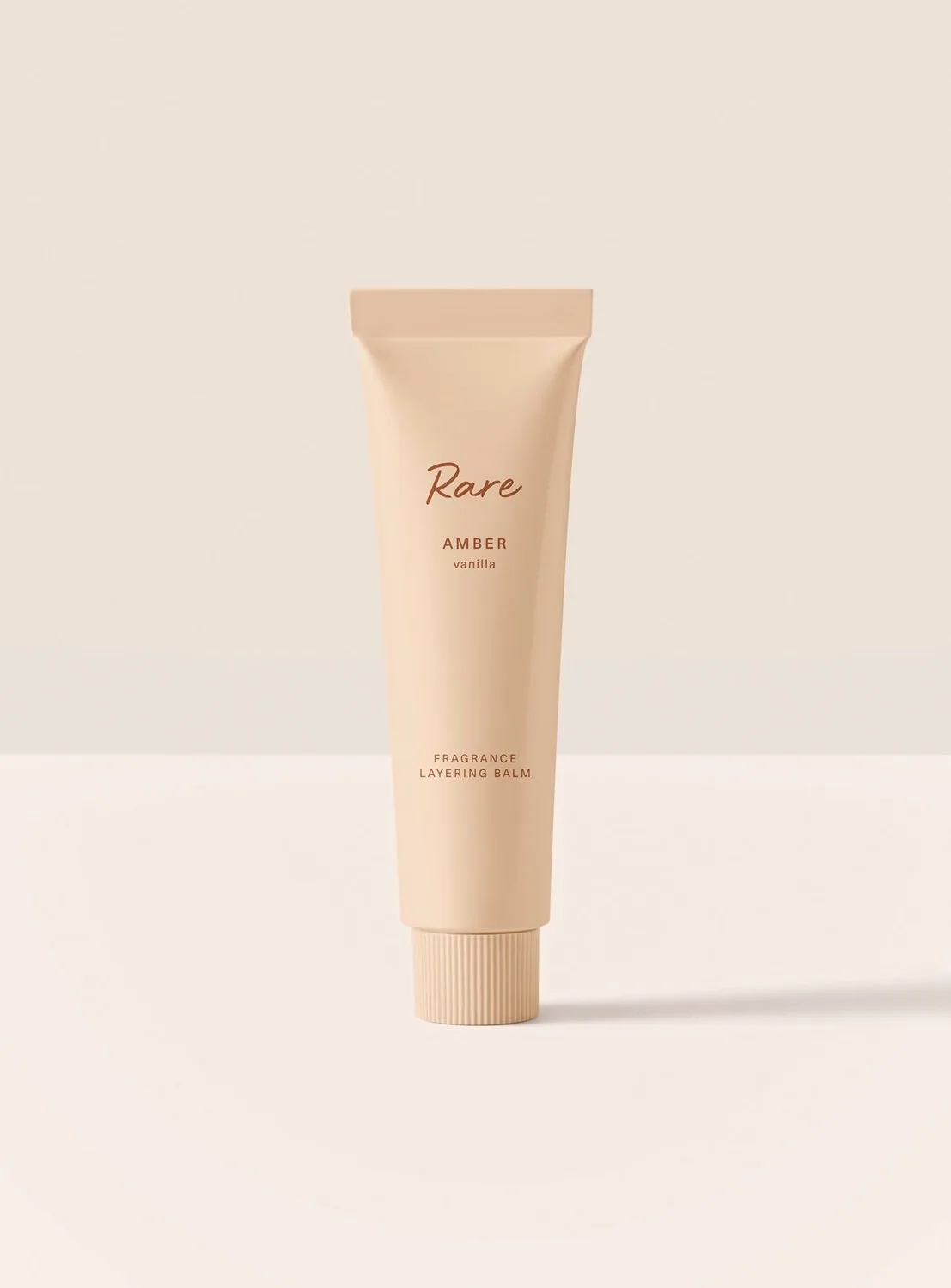Rare Fragrance Layering Balm - Amber Vanilla - Parfumbalsem by Rare Beauty in 20 ml – product photo