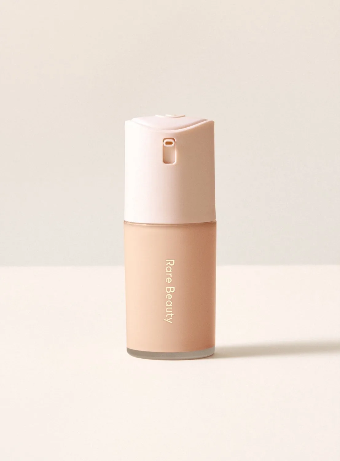 True to Myself Natural Matte Longwear Foundation - Foundation 30 ml - 4 Fair Neutral by Rare Beauty in 4 Fair Neutral – product photo