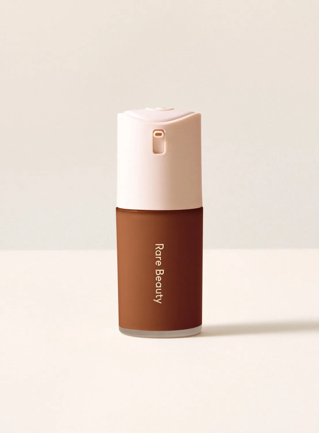True to Myself Natural Matte Longwear Foundation - Foundation 30 ml - 43 Deep Cool by Rare Beauty in 43 Deep Cool – product photo