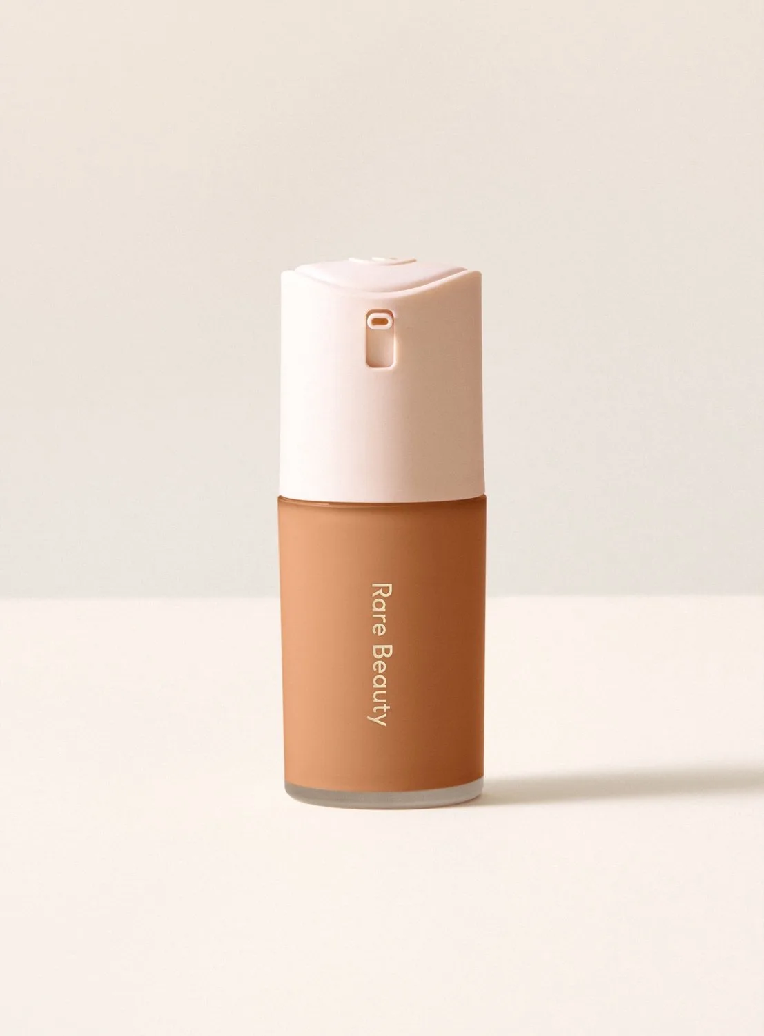True to Myself Natural Matte Longwear Foundation - Foundation 30 ml - 33 Medium Deep Cool by Rare Beauty in 33 Medium Deep Cool – product photo