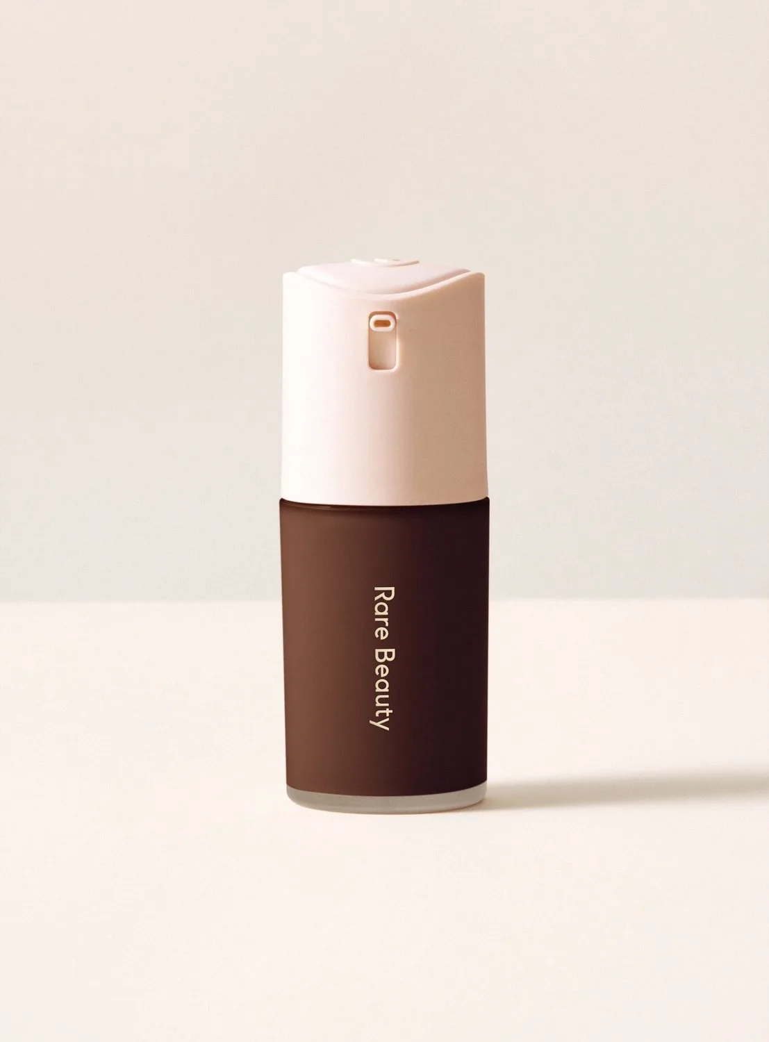 True to Myself Natural Matte Longwear Foundation - Foundation 30 ml - 47 Deep Neutral by Rare Beauty in 47 Deep Neutral – product photo