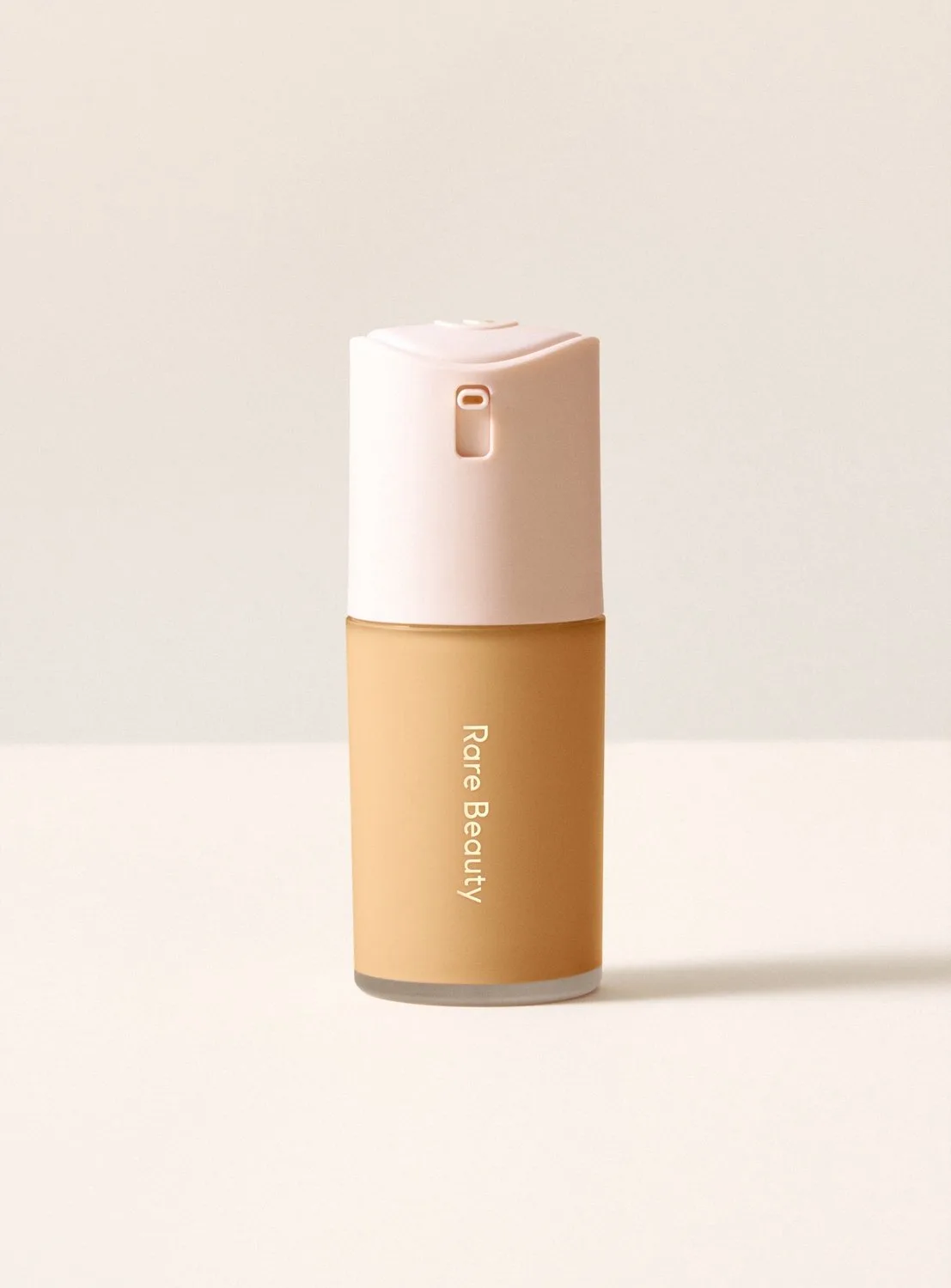 True to Myself Natural Matte Longwear Foundation - Foundation 30 ml - 19 Light Medium Warm by Rare Beauty in 19 Light Medium Warm – product photo