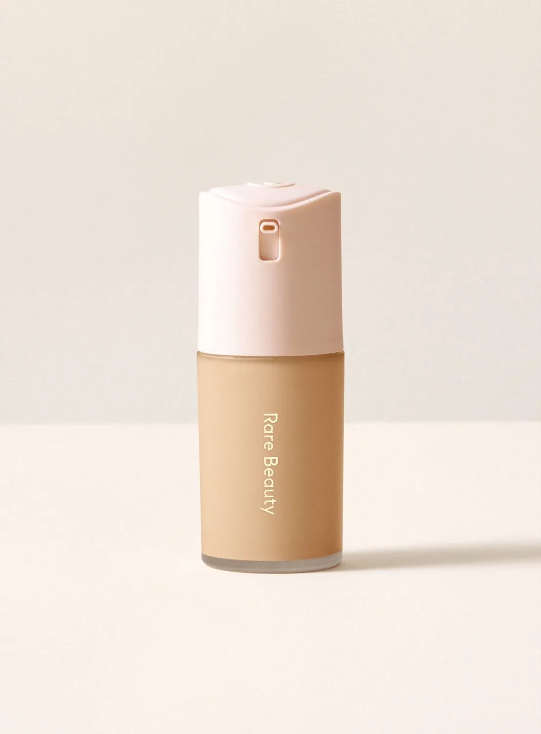 True to Myself Natural Matte Longwear Foundation - Foundation 30 ml - 10 Light Warm by Rare Beauty in 10 Light Warm – product photo