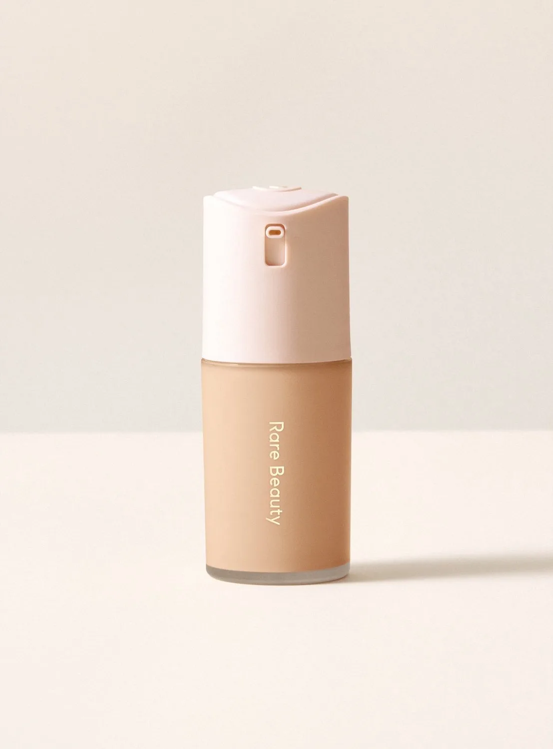 True to Myself Natural Matte Longwear Foundation - Foundation 30 ml - 9 Light Neutral by Rare Beauty in 9 Light Neutral – product photo