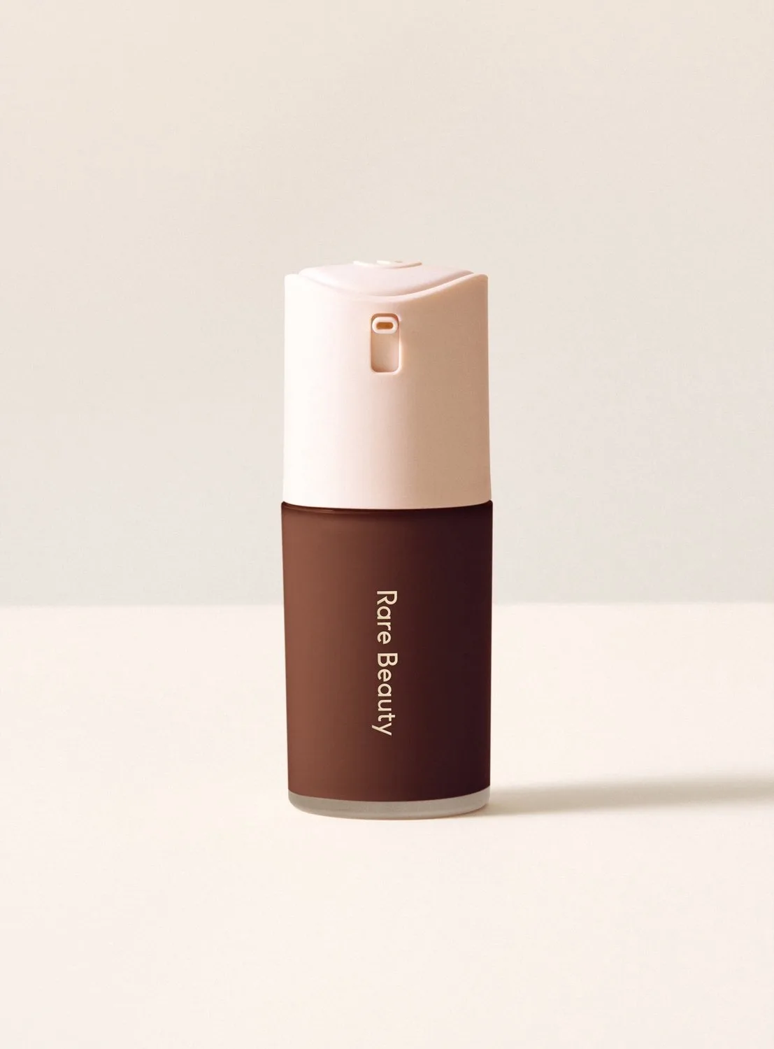 True to Myself Natural Matte Longwear Foundation - Foundation 30 ml - 46 Deep Neutral by Rare Beauty in 46 Deep Neutral – product photo