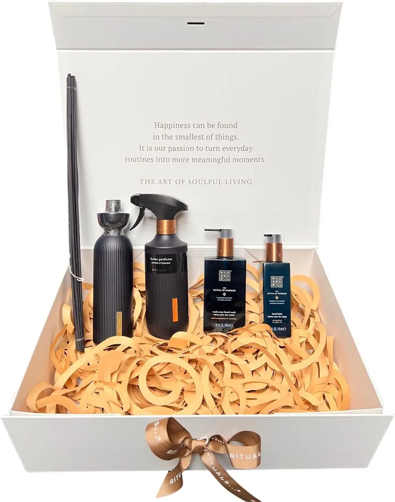 of Hammam - Geschenkset - Home Parfume 400 ml - Fragrance Sticks 250 ml - Hand Wash 300 ml - Hand Balm 175 ml in Originele RITUALS Cadeaubox by Rituals – product photo